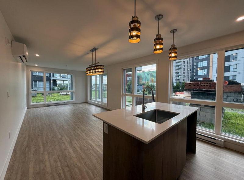 40 Rue Toe-Blake, apt. 106